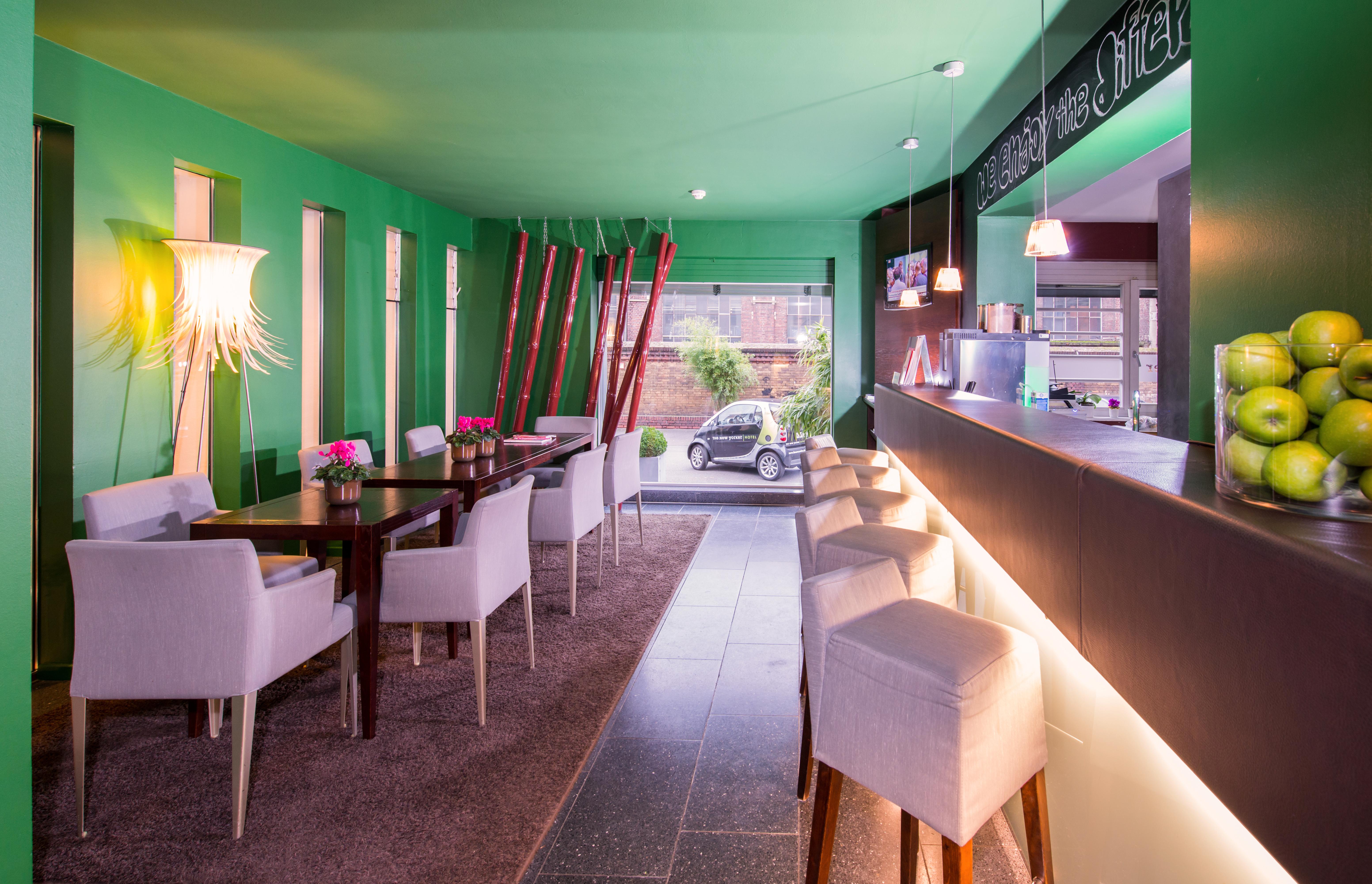 The New Yorker Hotel Koeln-Messe Exterior photo